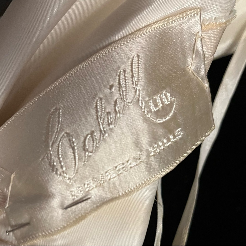 VINTAGE WILLIAM CAHILL BEVERLY HILLS RARE CHANTILLY LACE IVORY WEDDING DRESS - Picture 11 of 12
